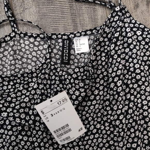 NWT Black & White Floral Dress - Picture 3 of 3